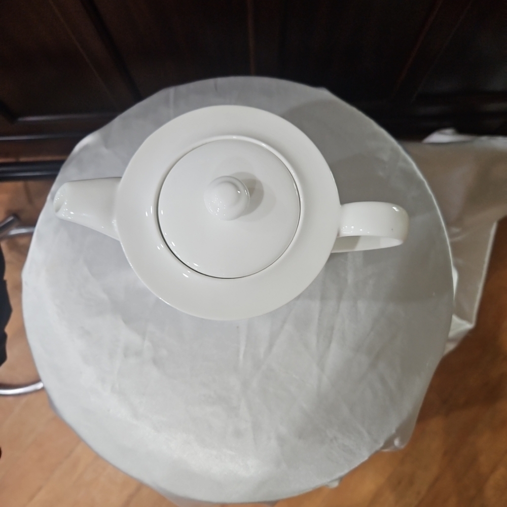 Jeff Banks for Churchhill Teapot White Cirque Fine China - Picture 7 of 10